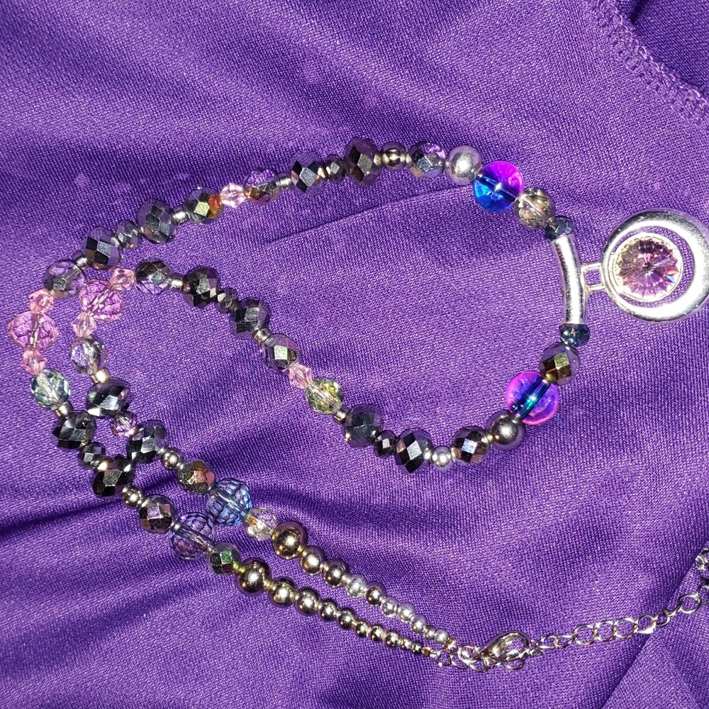 New not used glass necklace and vintage pendent